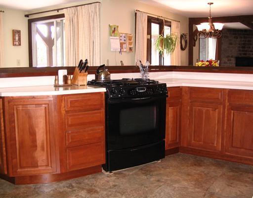345 River Road Topsham, ME 04086 - Photo 9 of 25 Kitchen. For the cook! The Jenn-Air...