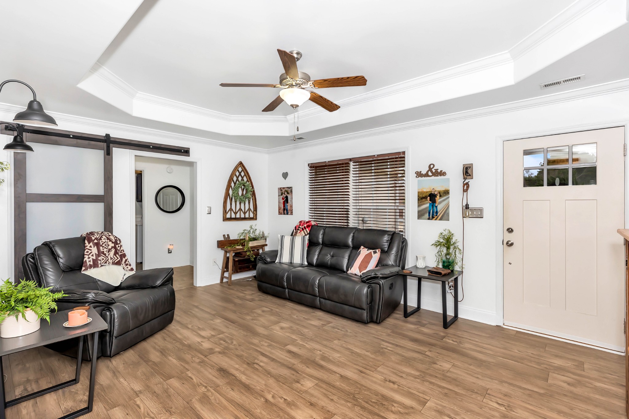 25518 Clem Road Elkmont, AL 35620 - Photo 6 of 24 a living room with furniture
