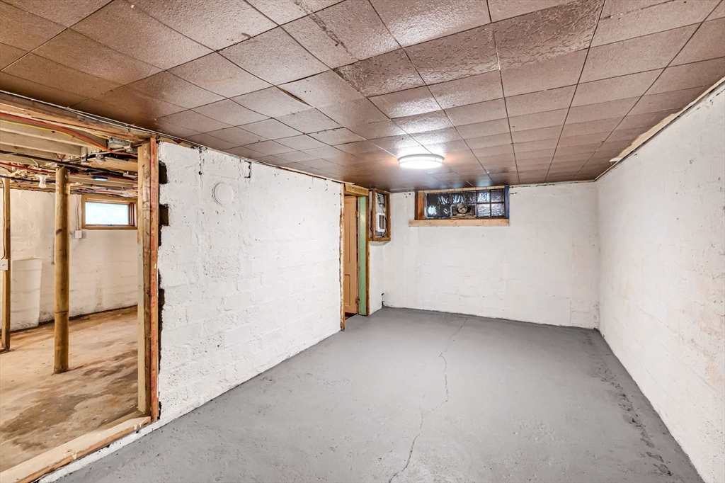 83 Rolf Avenue Chicopee, MA 01020 - Photo 23 of 30