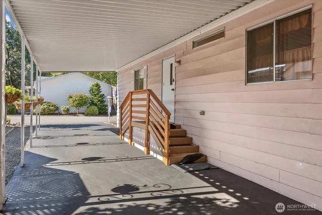 a view of a storage & utility room