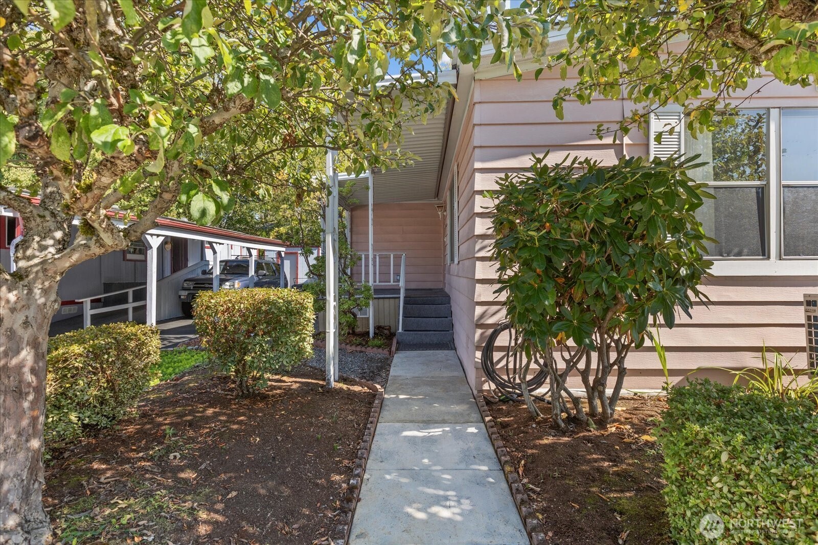 815 124th Street Southwest, Unit 133 Everett, WA 98204 - Photo 33 of 38 a view of a pathway in front of house