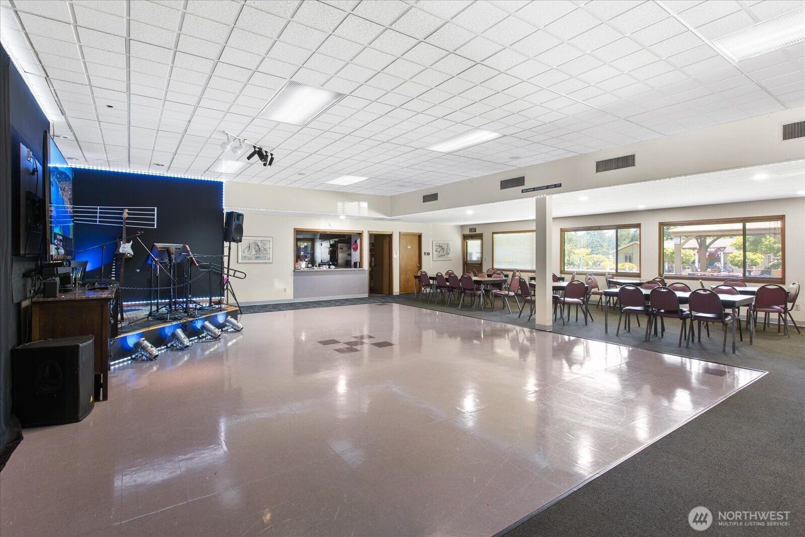 815 124th Street Southwest, Unit 133 Everett, WA 98204 - Photo 35 of 38 a view of a lobby with furniture