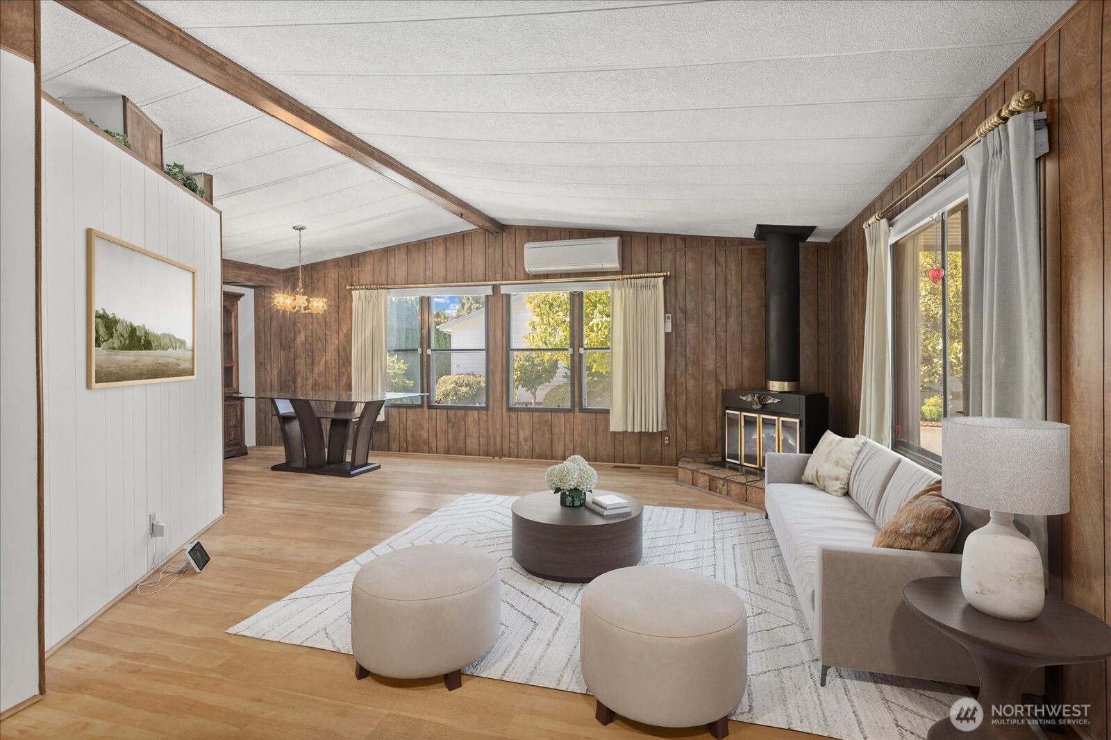 815 124th Street Southwest, Unit 133 Everett, WA 98204 - Photo 4 of 38 a living room with furniture and a large window