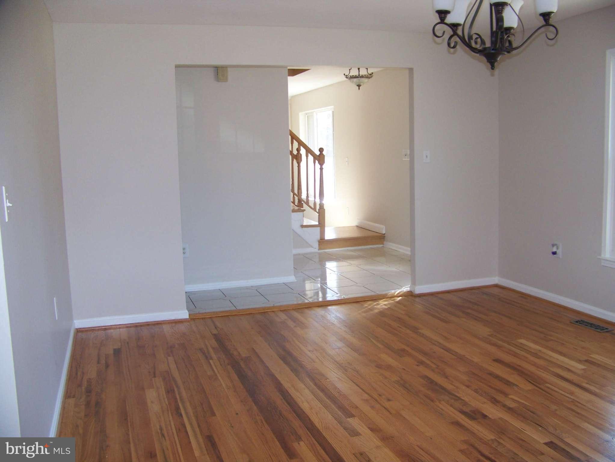 9610 Braddock Road Fairfax, VA 22032 - Photo 8 of 29 Interior (General)