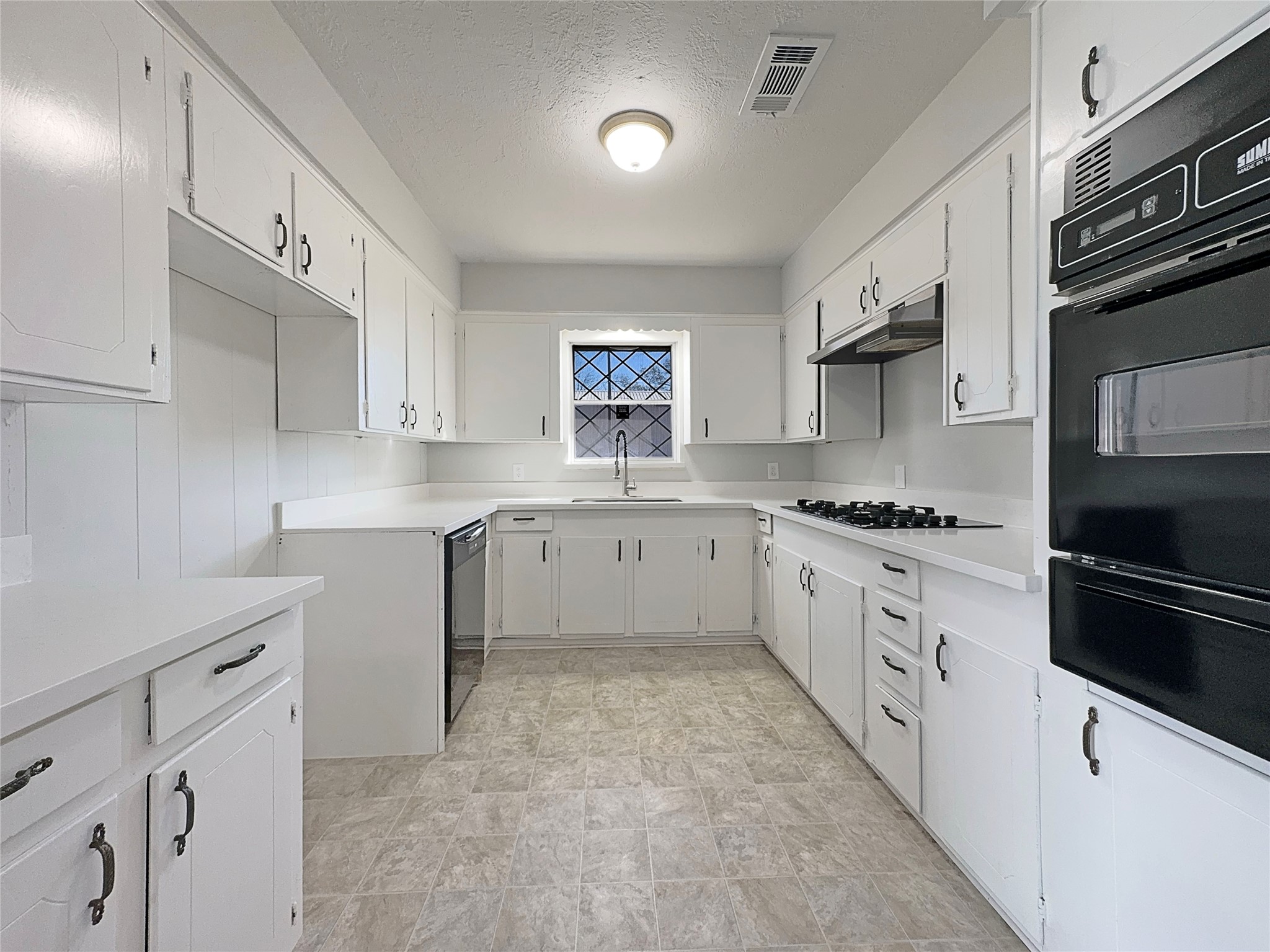 15311 Woodforest Boulevard Channelview, TX 77530 - Photo 2 of 18