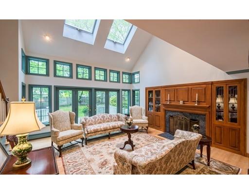 409 Elliott Street Beverly, MA 01915 - Photo 8 of 34