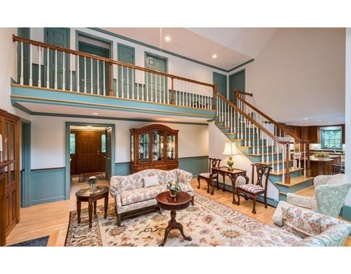 409 Elliott Street Beverly, MA 01915 - Photo 9 of 34