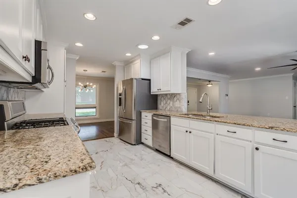 $3,400 | 3734 Crown Shore Drive, Dallas, TX 75244