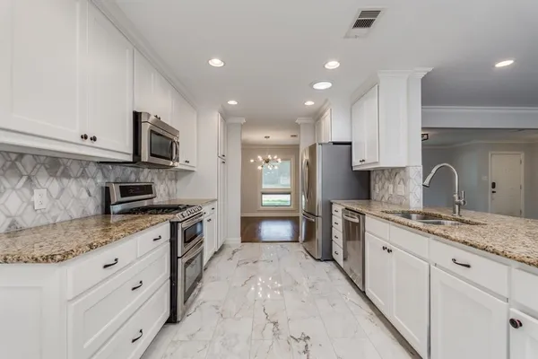 $3,400 | 3734 Crown Shore Drive, Dallas, TX 75244