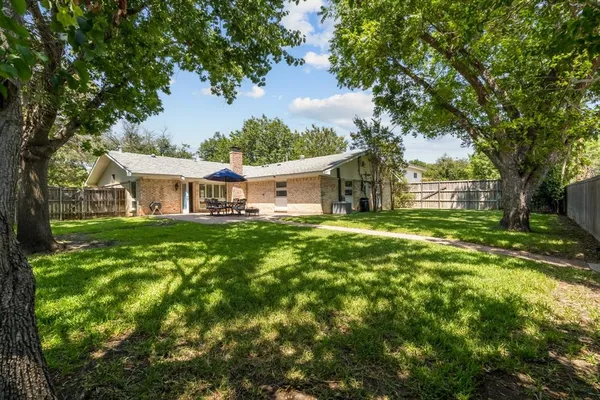 $3,400 | 3734 Crown Shore Drive, Dallas, TX 75244