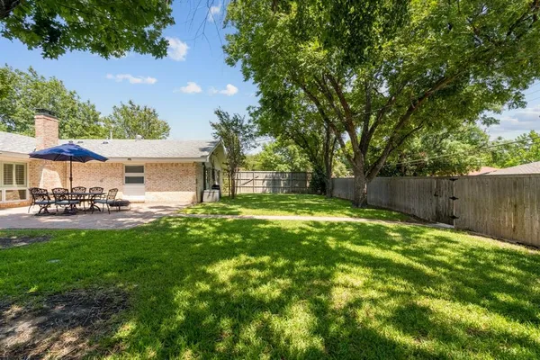 $3,400 | 3734 Crown Shore Drive, Dallas, TX 75244