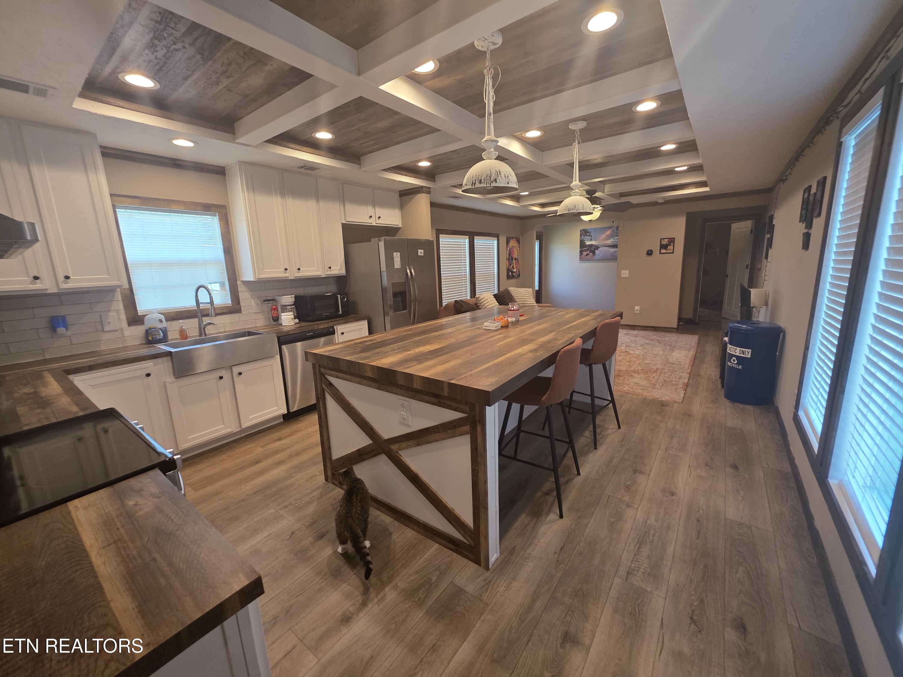 812 West 3rd Avenue Oneida, TN 37841 - Photo 7 of 16 20260615_183408