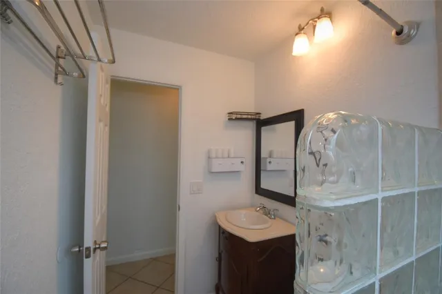 $2,800 | 960 Northwest 49th Street, Deerfield Beach, FL 33064