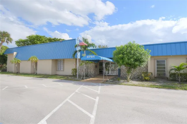 $2,800 | 960 Northwest 49th Street, Deerfield Beach, FL 33064