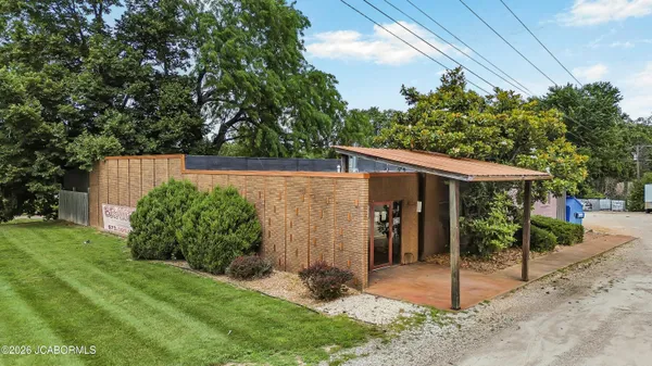 $289,900 | 1401 East Main Street, Linn, MO 65051