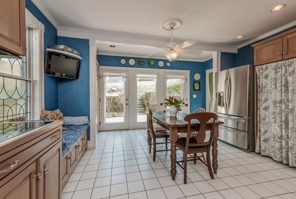 137 Elmwood Road Swampscott, MA 01907 - Photo 12 of 29 Gallery Image 12
