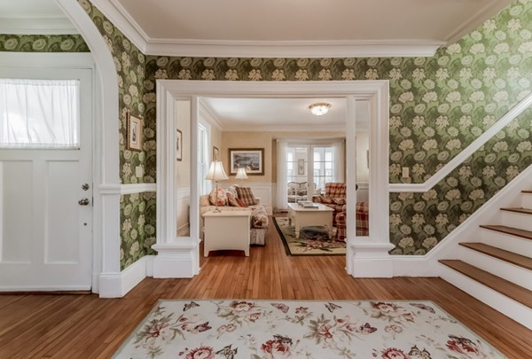 137 Elmwood Road Swampscott, MA 01907 - Photo 4 of 29 Gallery Image 4