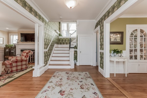 137 Elmwood Road Swampscott, MA 01907 - Photo 5 of 29 Gallery Image 5