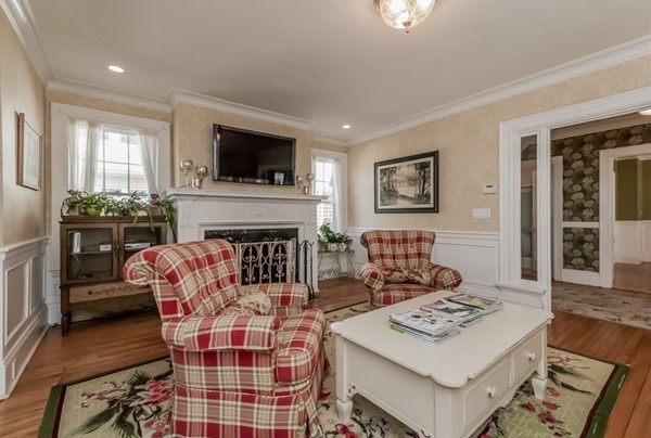137 Elmwood Road Swampscott, MA 01907 - Photo 7 of 29 Gallery Image 7