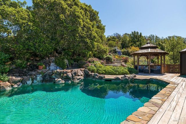 $4,700,000 | 1100 Bayhills Drive, San Rafael, CA 94903