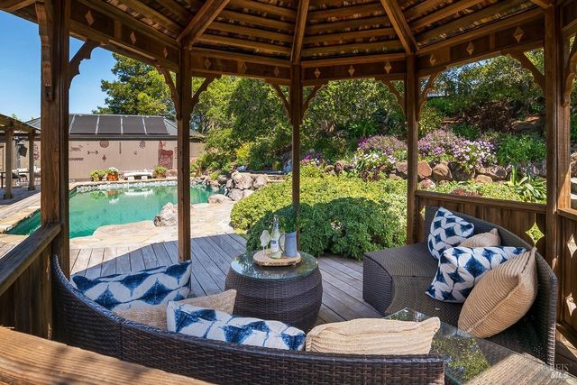 $4,700,000 | 1100 Bayhills Drive, San Rafael, CA 94903