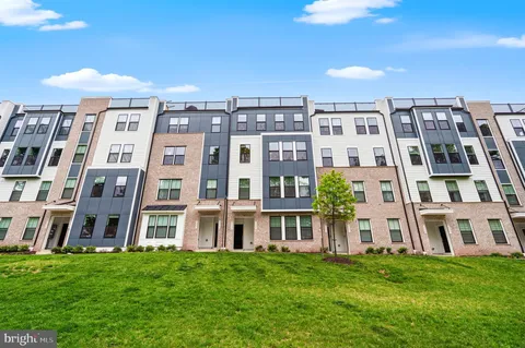 $624,999 | 20851 Owenmore Terrace, Sterling, VA 20166