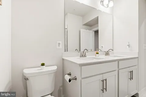 $624,999 | 20851 Owenmore Terrace, Sterling, VA 20166