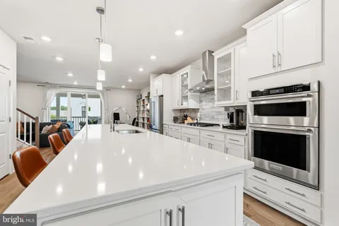 $624,999 | 20851 Owenmore Terrace, Sterling, VA 20166