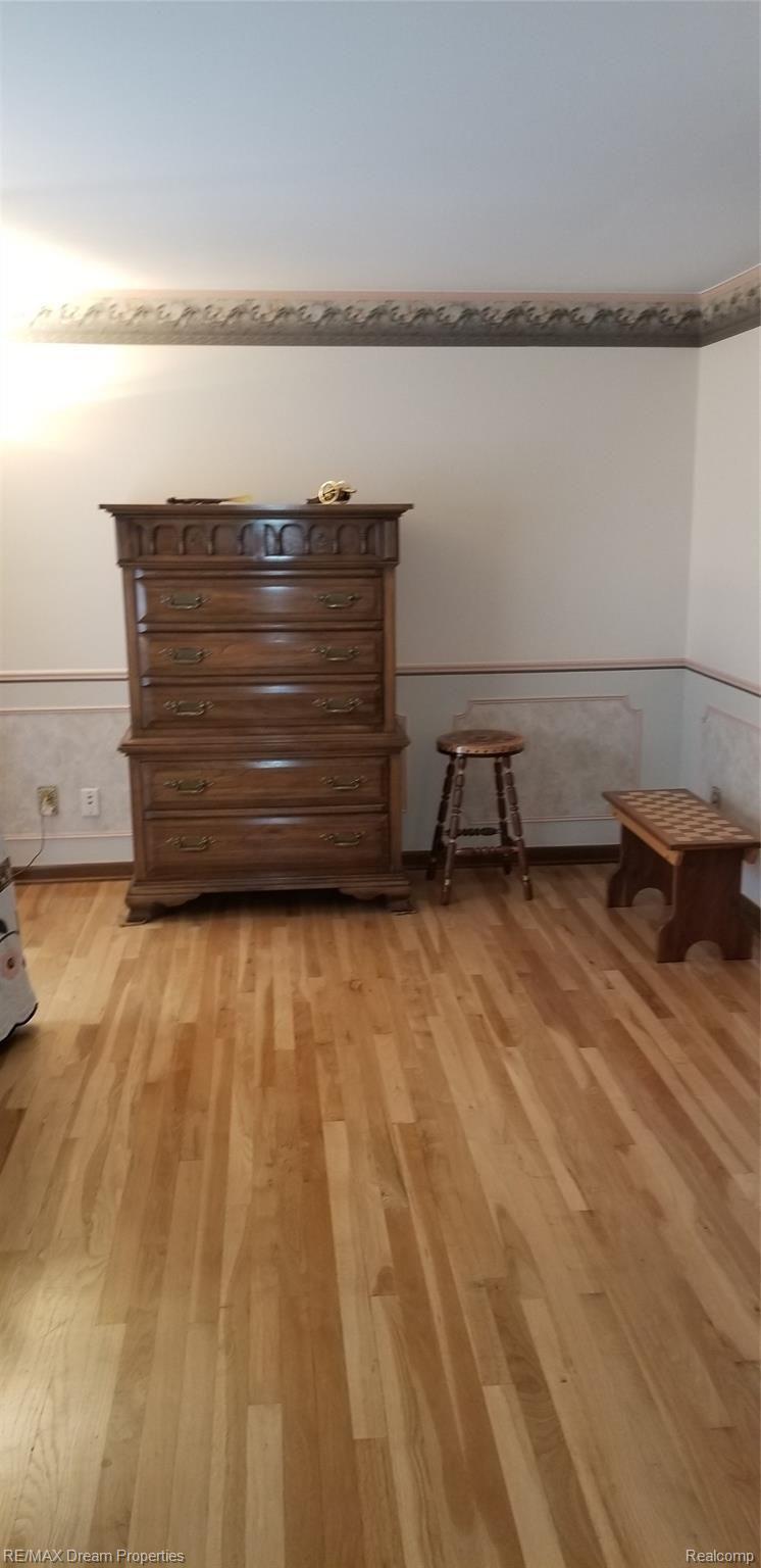 6533 Flintlock Ridge Utica, MI 48317 - Photo 20 of 53 LARGE DRESSING AREA WHICH COULD BE NURSERY/SITTING AREA/CLOSET
