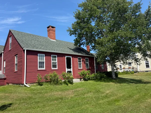 $729,000 | 5 Chestnut Street, Vinalhaven, ME 04863