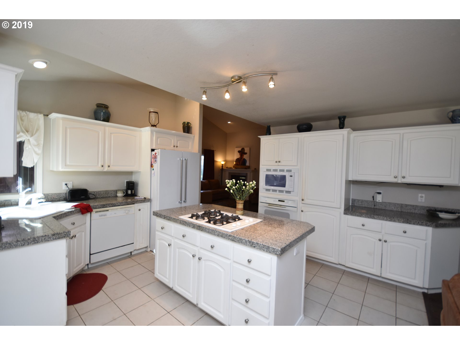 17844 Southwest Bryan Way Beaverton, OR 97007 - Photo 10 of 23 Gallery Image 10