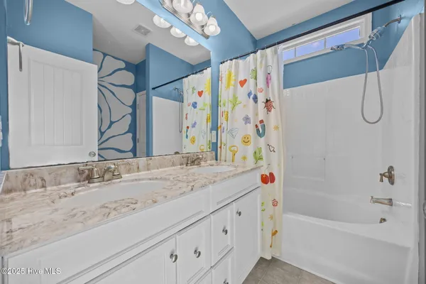 $309,900 | 257 East Ivybridge Drive, Hubert, NC 28539