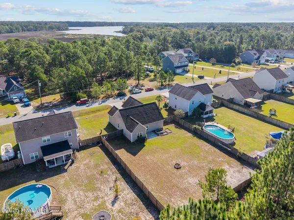 $309,900 | 257 East Ivybridge Drive, Hubert, NC 28539