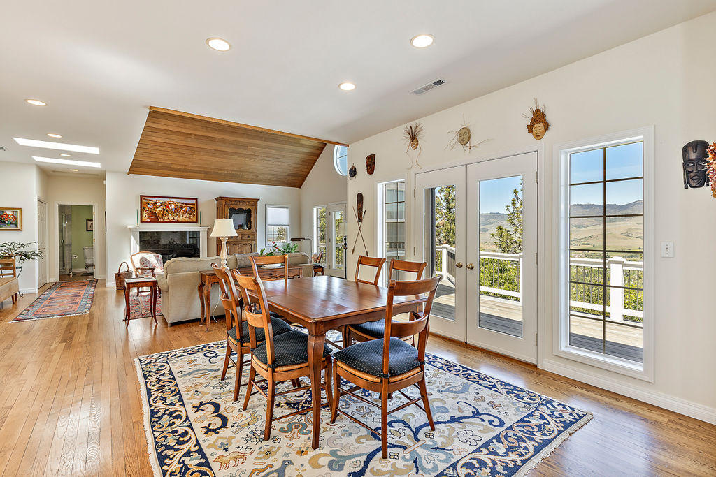 491 Ashland Loop Road Ashland, OR 97520 - Photo 14 of 60 ALR(39)