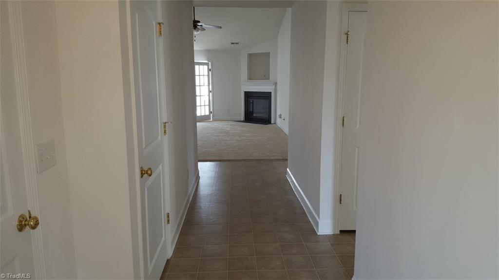 5813 Sunny Ridge Trail Clemmons, NC 27012 - Photo 2 of 18 Entry Hall