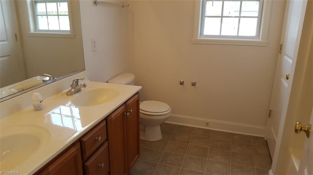 5813 Sunny Ridge Trail Clemmons, NC 27012 - Photo 11 of 18 Master Bathroom