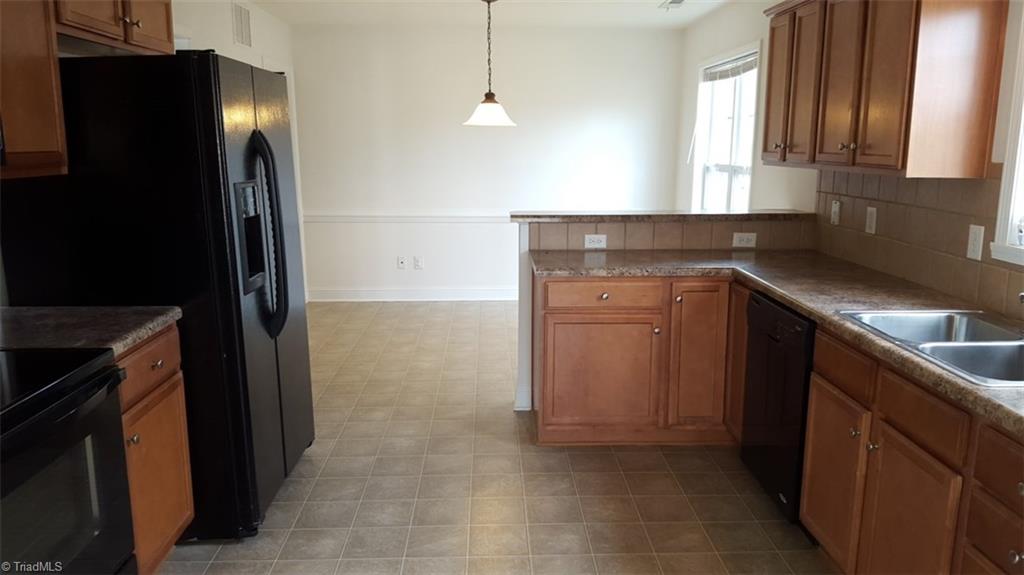 5813 Sunny Ridge Trail Clemmons, NC 27012 - Photo 12 of 18 Kitchen