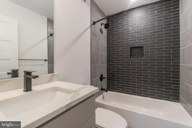 $3,000 | 437 North 35th Street, Unit C, Philadelphia, PA 19104