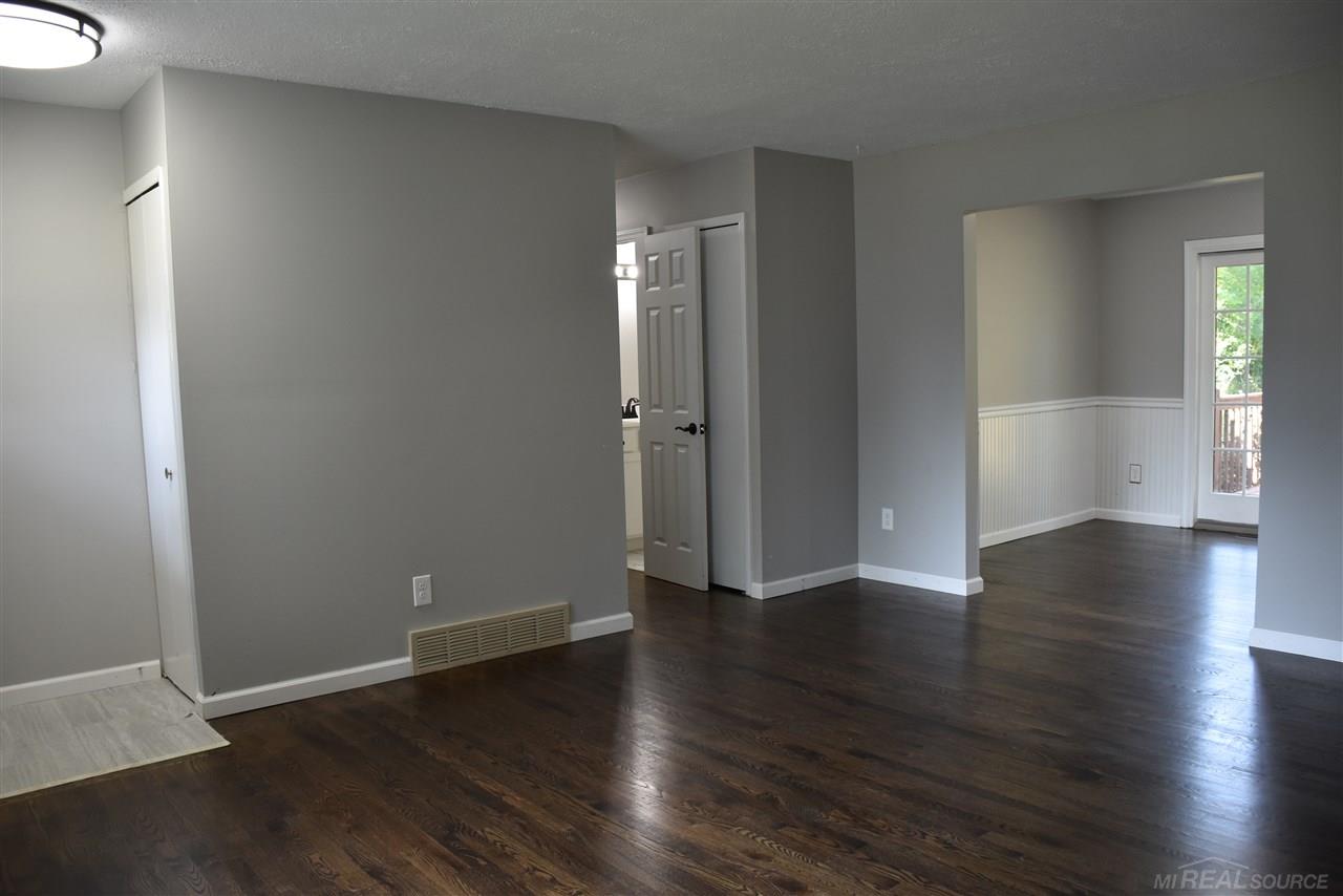 3060 Mann Road Clarkston, MI 48346 - Photo 18 of 30
