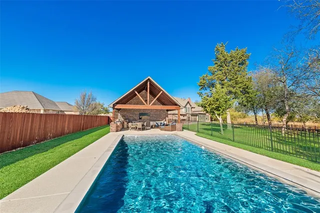 $999,999 | 8660 Turnberry Lane, Ovilla, TX 75154