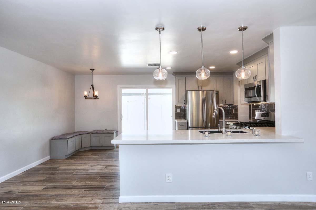7754 East Thomas Road Scottsdale, AZ 85251 - Photo 4 of 23 Kitchen-Bar
