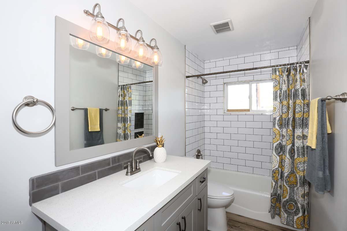 7754 East Thomas Road Scottsdale, AZ 85251 - Photo 8 of 23 Hall Bath