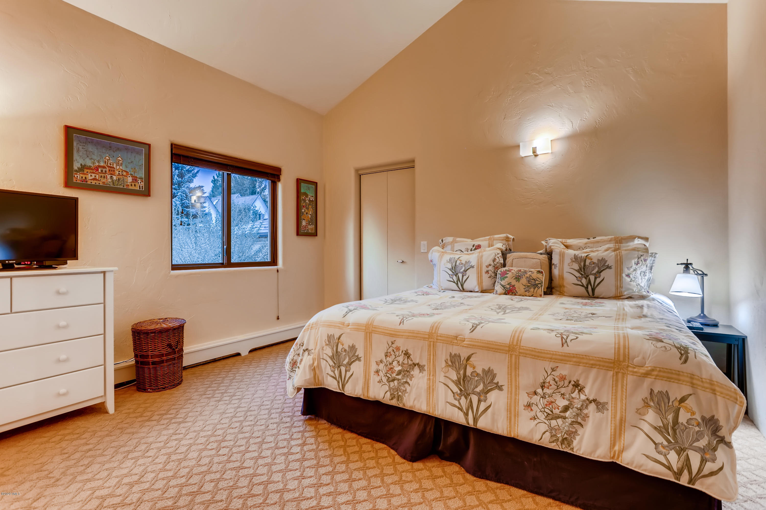 451 Rawhide Road Edwards, CO 81632 - Photo 17 of 38 451 Rawhide Road Edwards CO-print-017-01