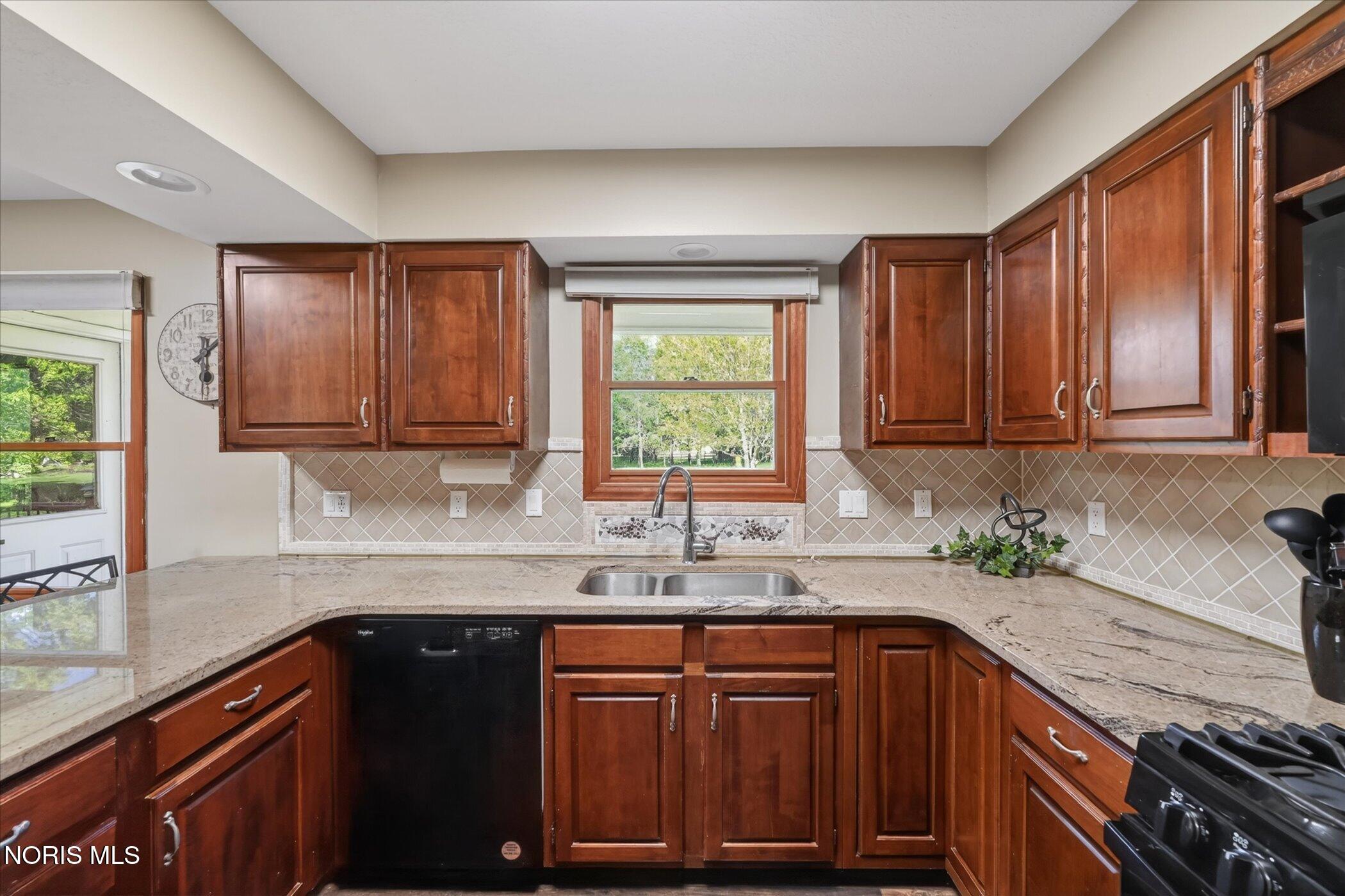 28741 White Road Perrysburg, OH 43551 - Photo 15 of 43 18-28741-White-Rd-WindowStill
