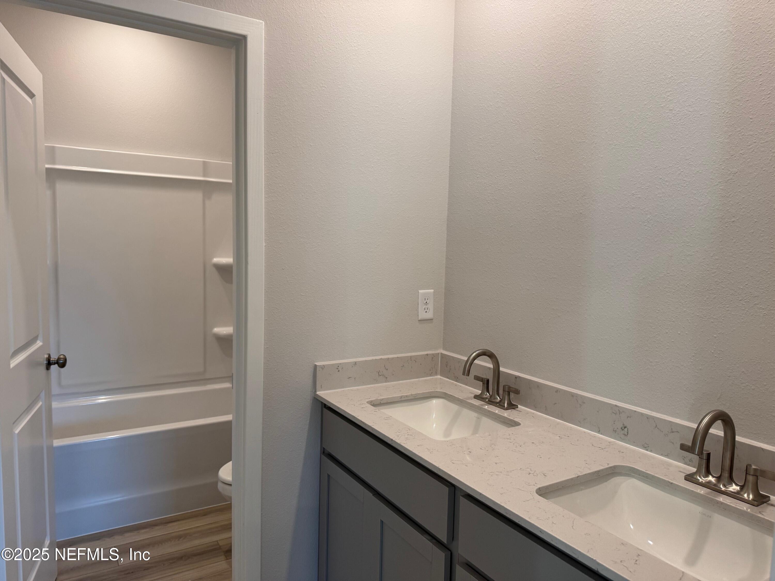 96204 Broadmoore Road Fernandina Beach, FL 32034 - Photo 13 of 14 Amelia 88 shared bath