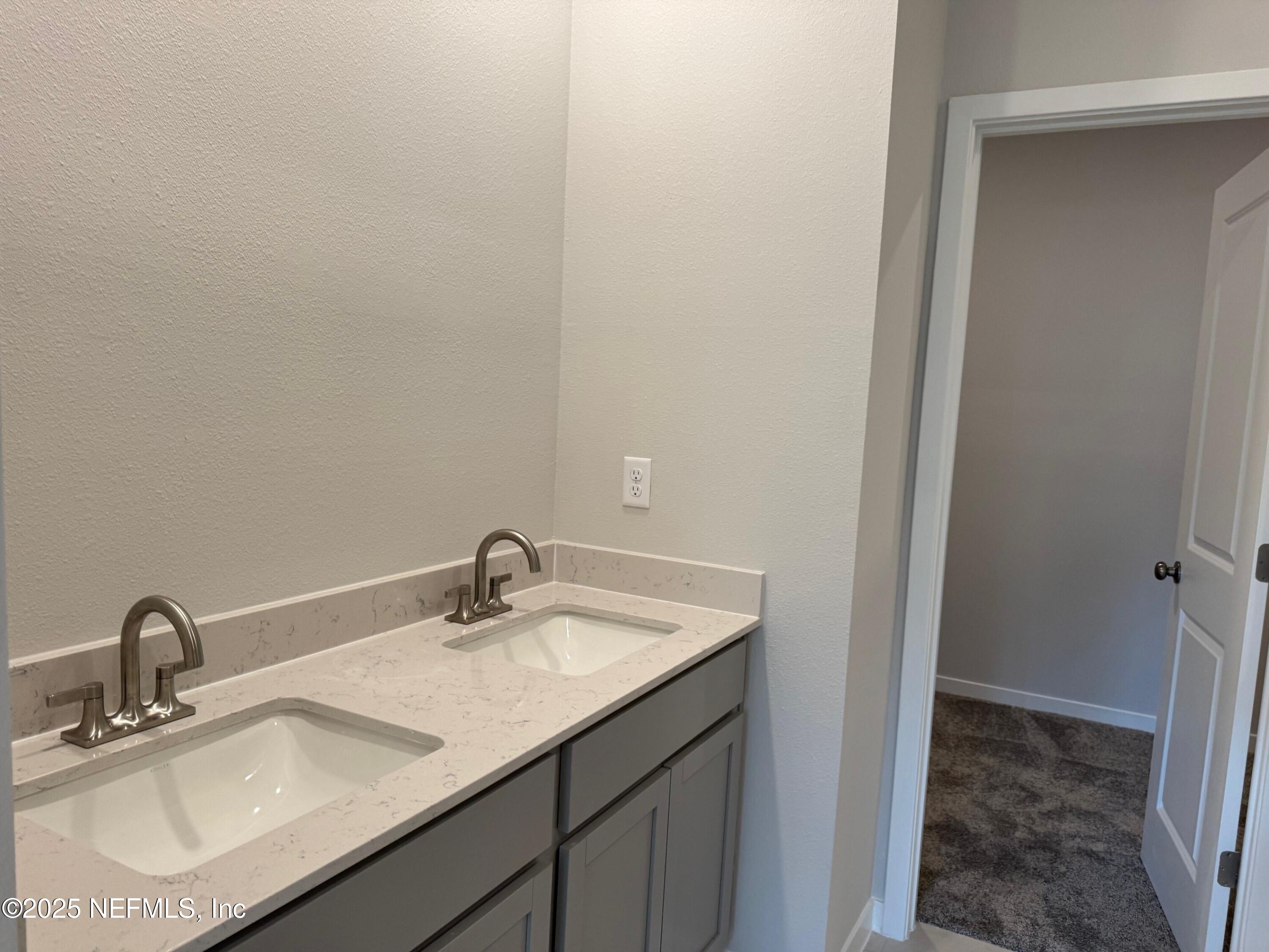 96204 Broadmoore Road Fernandina Beach, FL 32034 - Photo 9 of 14 Amelia 88 double vanity