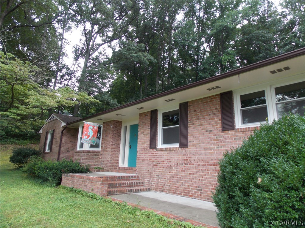 3912 Fordham Road North Chesterfield, VA 23236 - Photo 2 of 37 Gallery Image 2