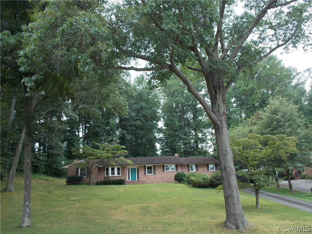 3912 Fordham Road North Chesterfield, VA 23236 - Photo 3 of 37 Gallery Image 3