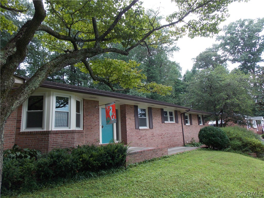 3912 Fordham Road North Chesterfield, VA 23236 - Photo 4 of 37 Gallery Image 4