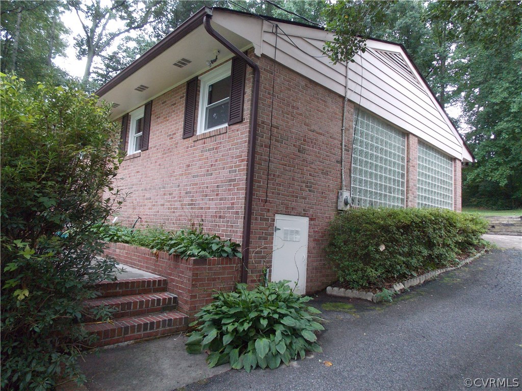 3912 Fordham Road North Chesterfield, VA 23236 - Photo 5 of 37 Gallery Image 5
